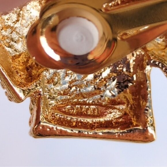 Vintage Avon 1980's Gold Tone Statement Clip On Earrings Star Cross Textured - Picture 6 of 6